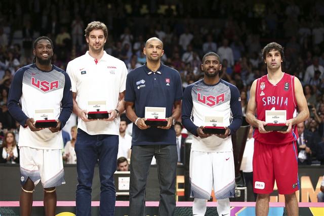  奥斯梅荣获意甲MVP，最佳阵容公布引热议  