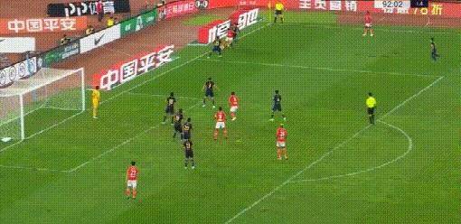  马赛补时绝杀险取关键三分  